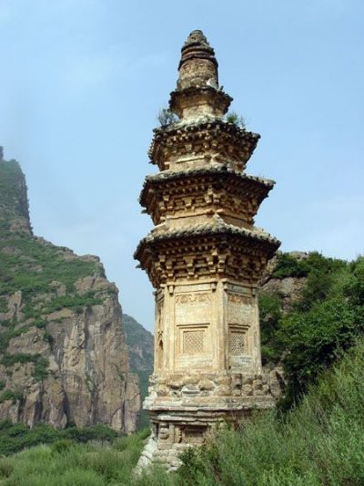 A scenic view of Zhangjiakou Jinhe Temple Xuanhuan Pagoda Group