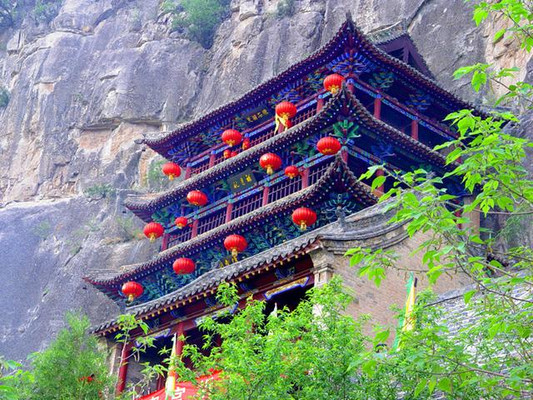 A scenic view of Zhangjiakou Tianqi Temple