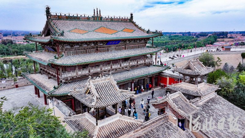 A scenic view of Zhangjiakou Weizhou Yuhuang Pavilion