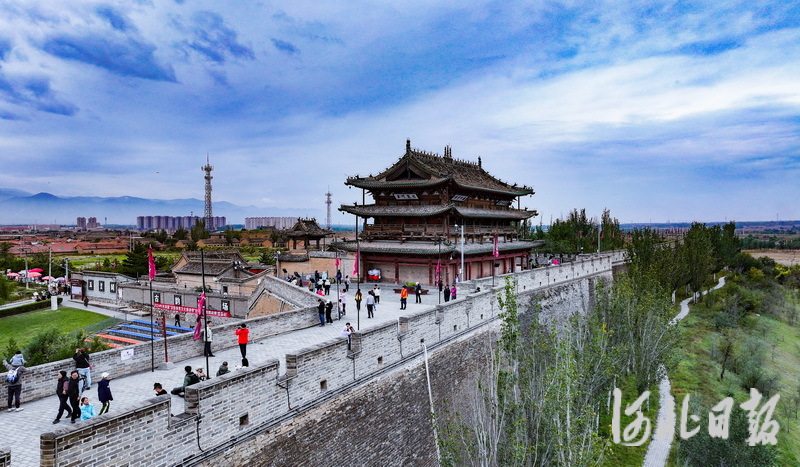 A scenic view of Zhangjiakou Ximalin Yuhuang Pavilion
