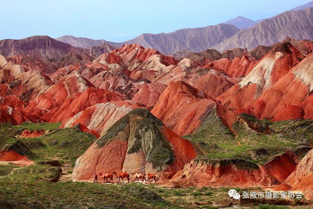 A scenic view of Zhangye Donghuishan Yizhi