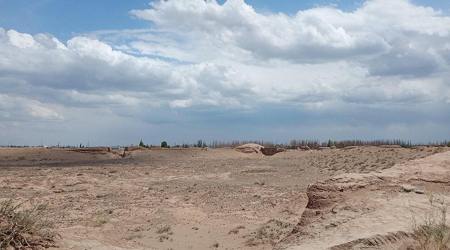 A scenic view of Zhangye Heishuiguo Yizhi