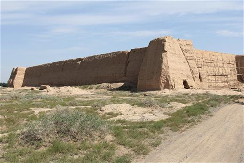 A scenic view of Zhangye Xusanwan Cheng Ji Muqun