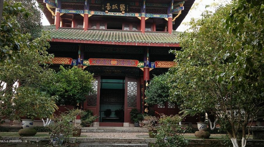 A scenic view of Zhangye Yuantongsi Ta