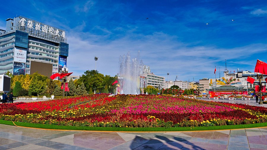 A scenic view of Zhangye Yuantongsi Ta