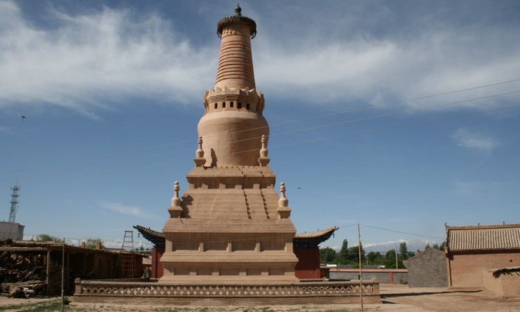 A scenic view of Zhangye Yuantongsi Ta