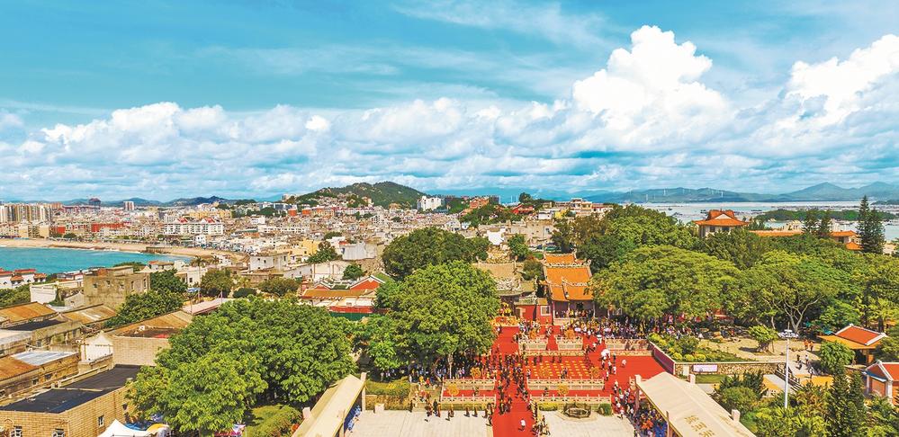 A scenic view of Zhangzhou Dongshan Guandimiao