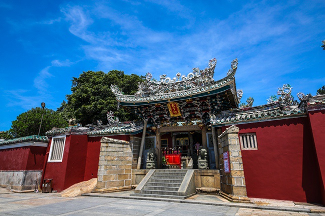 A scenic view of Zhangzhou Dongshan Guandimiao
