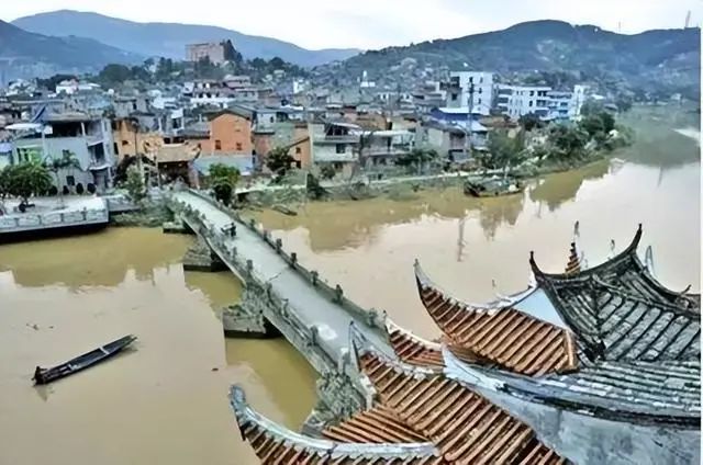 A scenic view of Zhangzhou Dongshan Shushou Taiwan Jiangshi Muqun