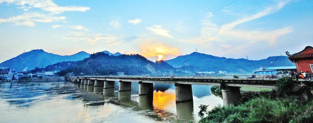 A scenic view of Zhangzhou Jiangdongqiao