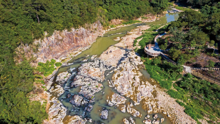 Unveiling the Mysteries of Zhangzhou Xianzitan Moya Shike: Your Ultimate Travel Guide