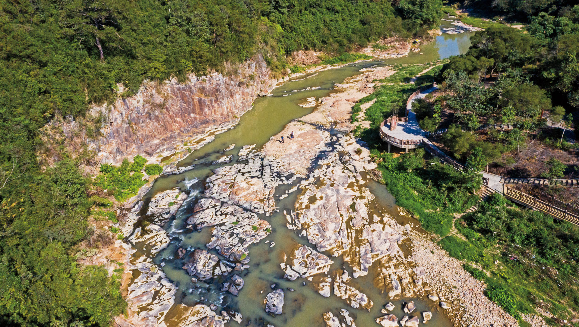 A scenic view of Zhangzhou Xianzitan Moya Shike