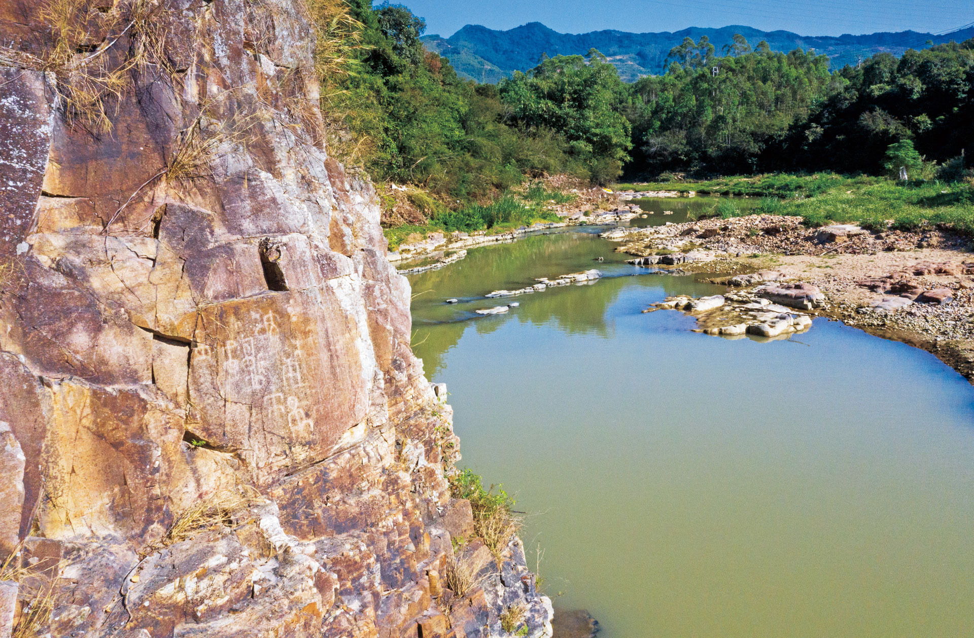 A scenic view of Zhangzhou Xianzitan Moya Shike