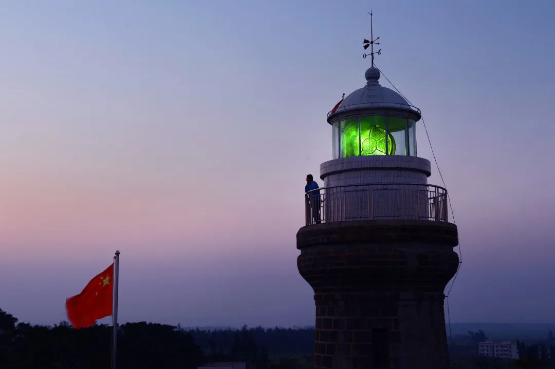 A scenic view of Zhanjiang Naozhou Dengta