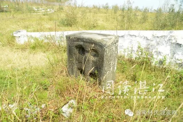 A scenic view of Zhanjiang Tangshi Muqun