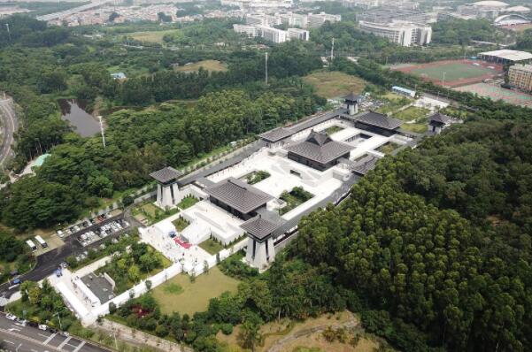 A scenic view of Zhanjiang Tangshi Muqun
