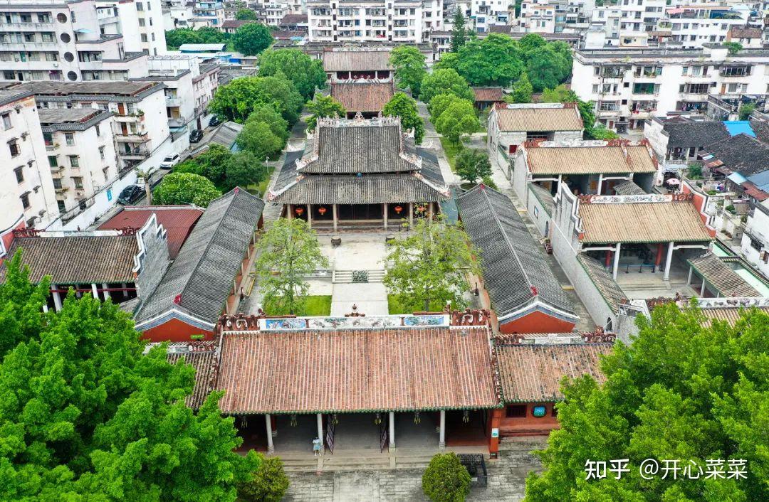 A scenic view of Zhaoqing Deqing Xuegong