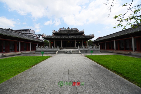 A scenic view of Zhaoqing Deqing Xuegong