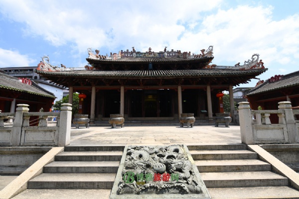 A scenic view of Zhaoqing Deqing Xuegong