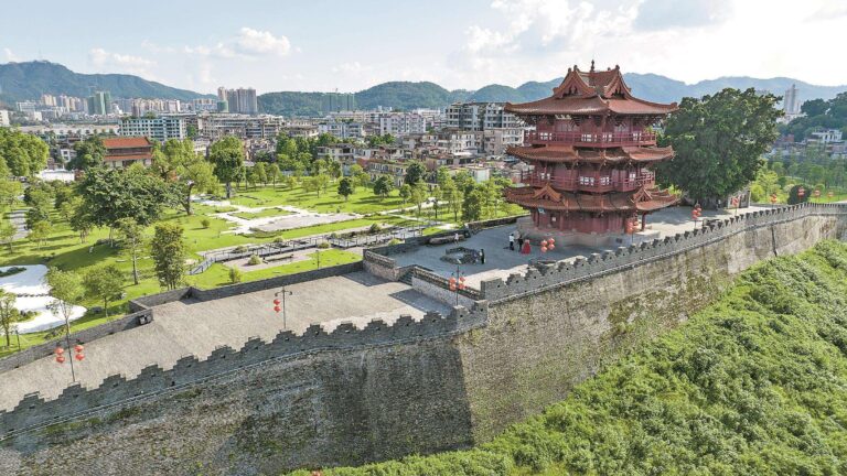 Exploring Zhaoqing Guchengqiang: A Journey Through Ancient City Walls and Rich History