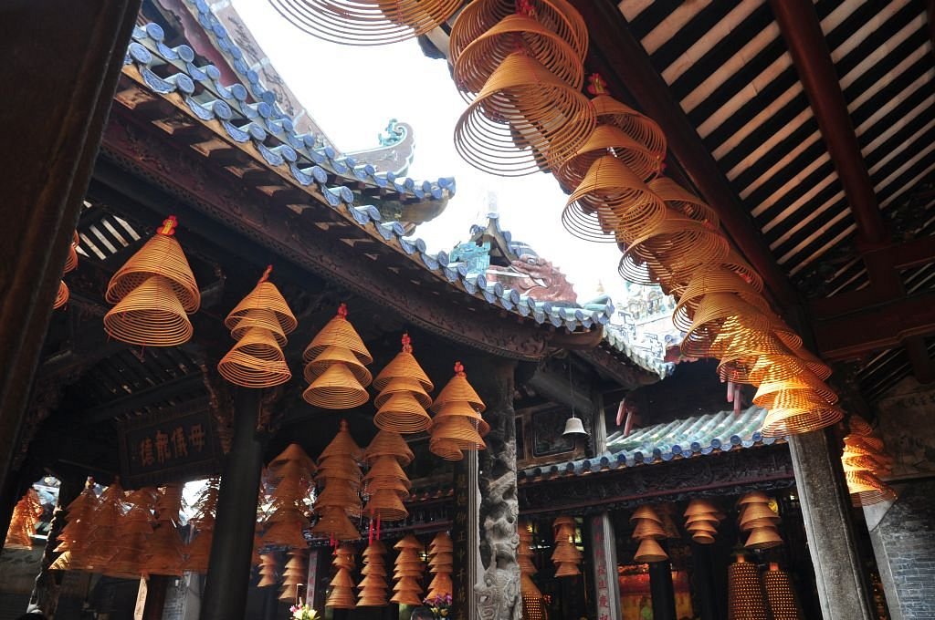 A scenic view of Zhaoqing Yuecheng Longmu Zumiao