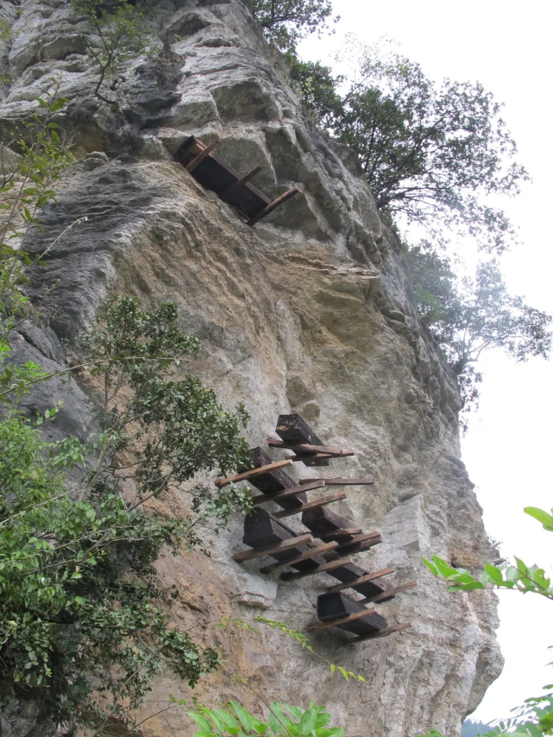 A scenic view of Zhaotong Washi Xuanguan