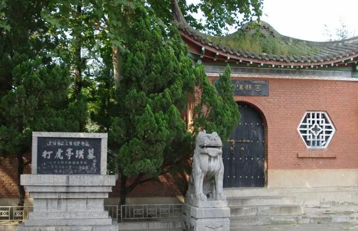 A scenic view of Zhengzhou Dahutinghanmu
