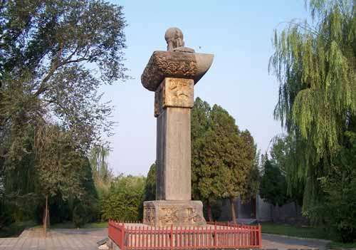 A scenic view of Zhengzhou Datangsongyangguan Jishengdeganyingzhisongbei