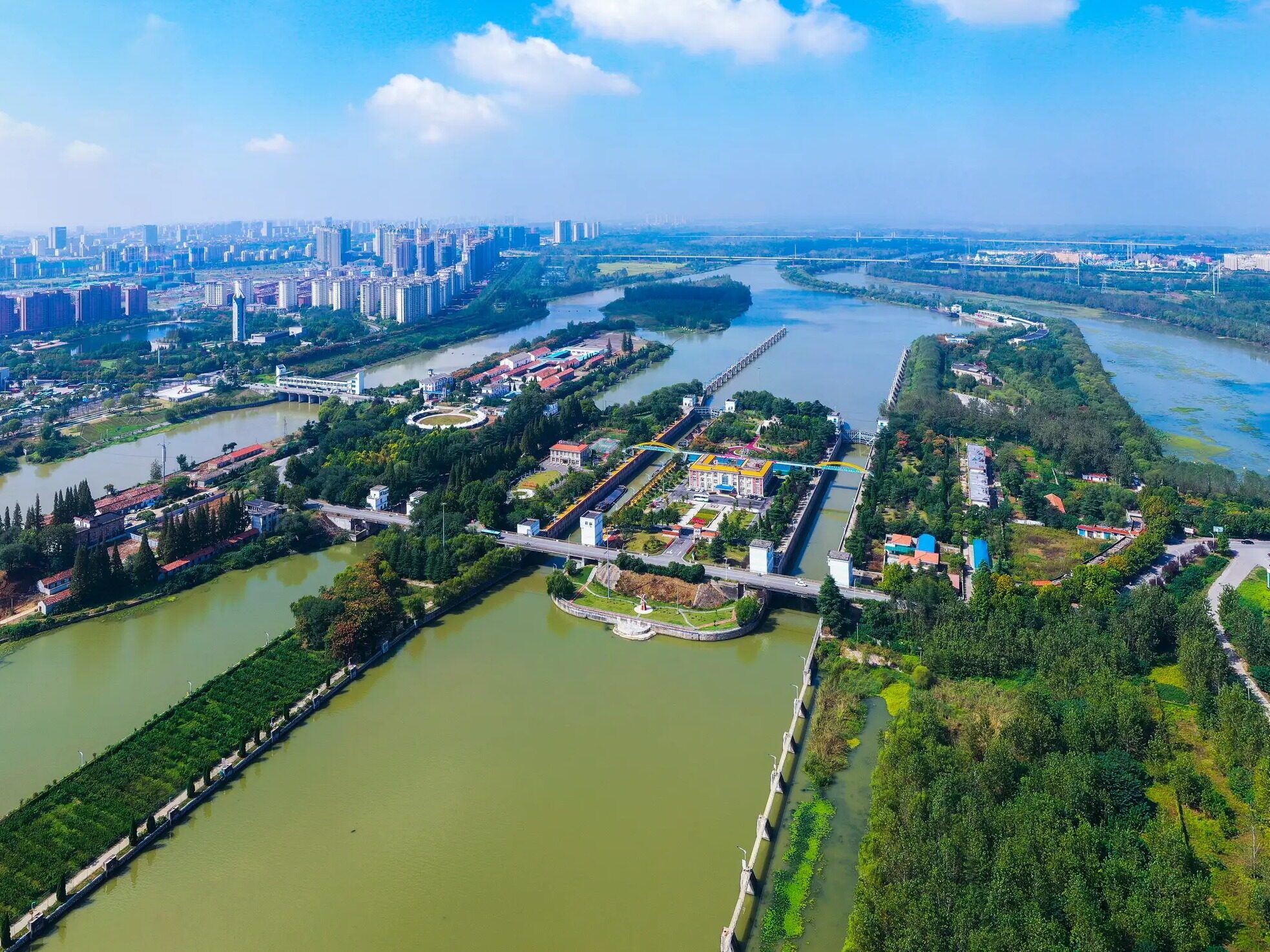 A scenic view of Zhengzhou Dayunhe Zhengzhouduan