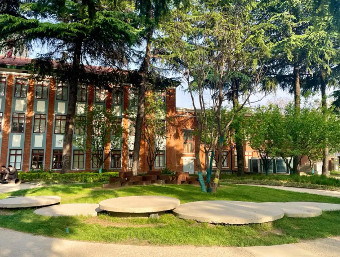 A scenic view of Zhengzhou Dierluanlchangjiuzhi