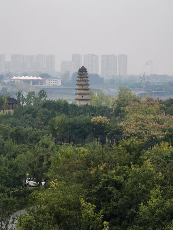 A scenic view of Zhengzhou Fengtaisita