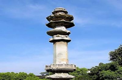 A scenic view of Zhengzhou Fodingzunshengtuoluonijingchuang