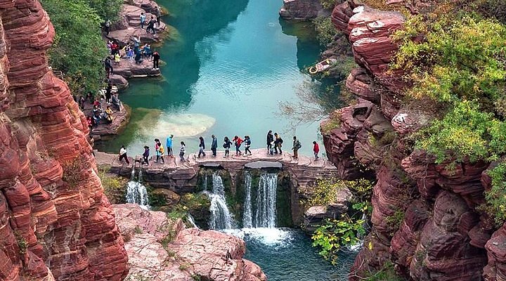 A scenic view of Zhengzhou Huayanggucheng