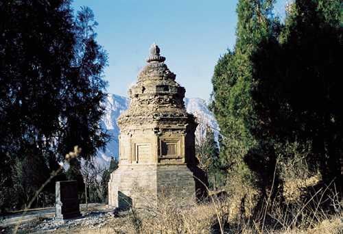 A scenic view of Zhengzhou Jingzangchanshita