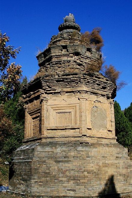 A scenic view of Zhengzhou Jingzangchanshita