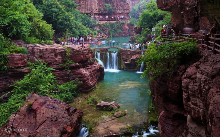 A scenic view of Zhengzhou Qingliangsi