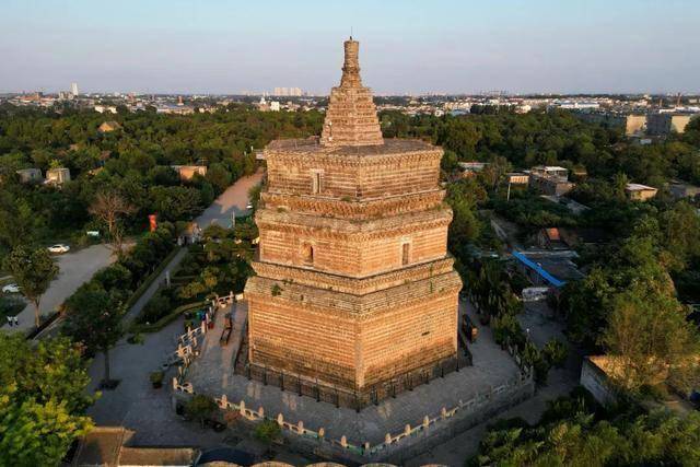 A scenic view of Zhengzhou Shaolinsiqianchita