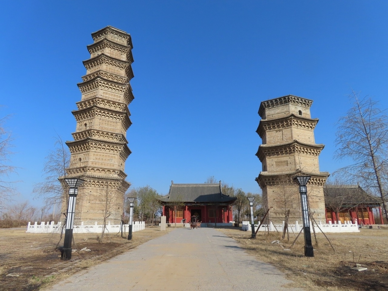 A scenic view of Zhengzhou Shoushengshishuangta