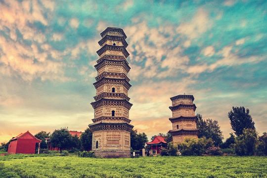 A scenic view of Zhengzhou Shoushengshishuangta