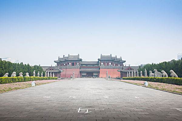 A scenic view of Zhengzhou Songling