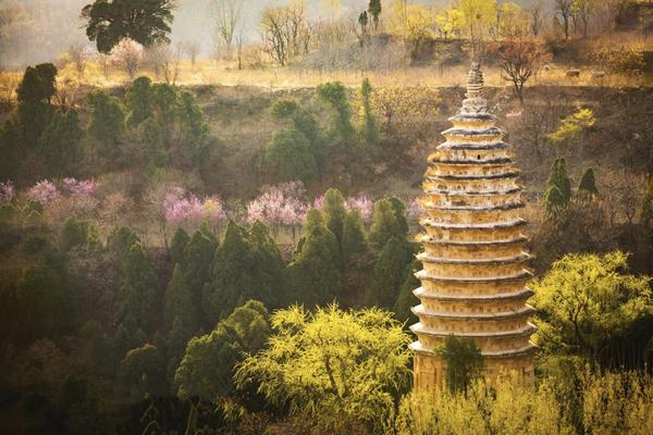 A scenic view of Zhengzhou Songyuesita