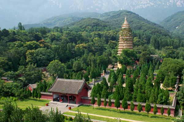 A scenic view of Zhengzhou Songyuesita