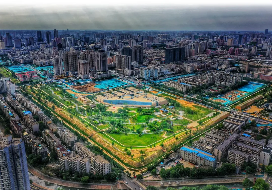 A scenic view of Zhengzhou Wangjinglouyizhi