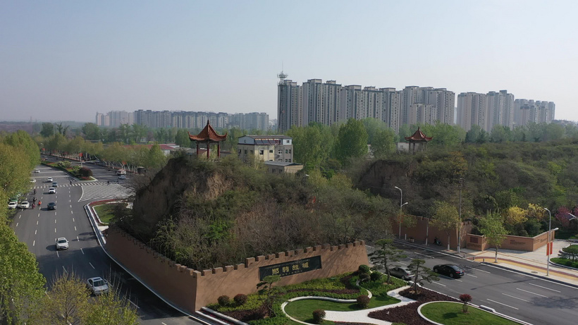 A scenic view of Zhengzhou Zhenghangucheng