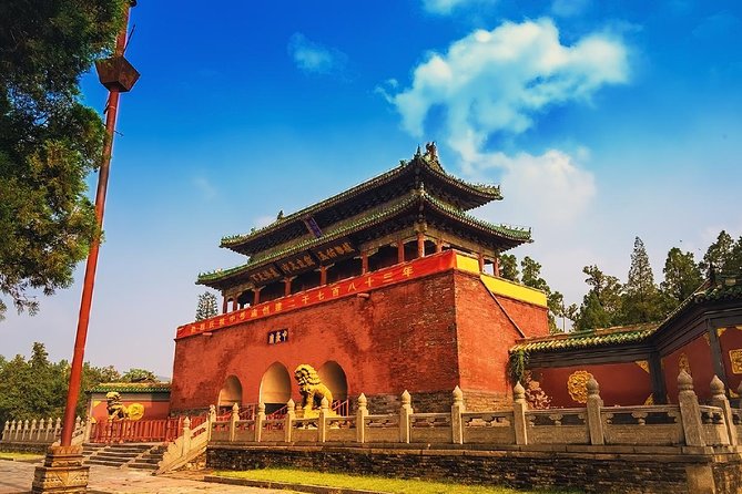 A scenic view of Zhengzhou Zhongyuemiao