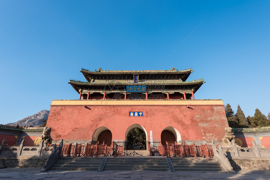 A scenic view of Zhengzhou Zhongyuemiao