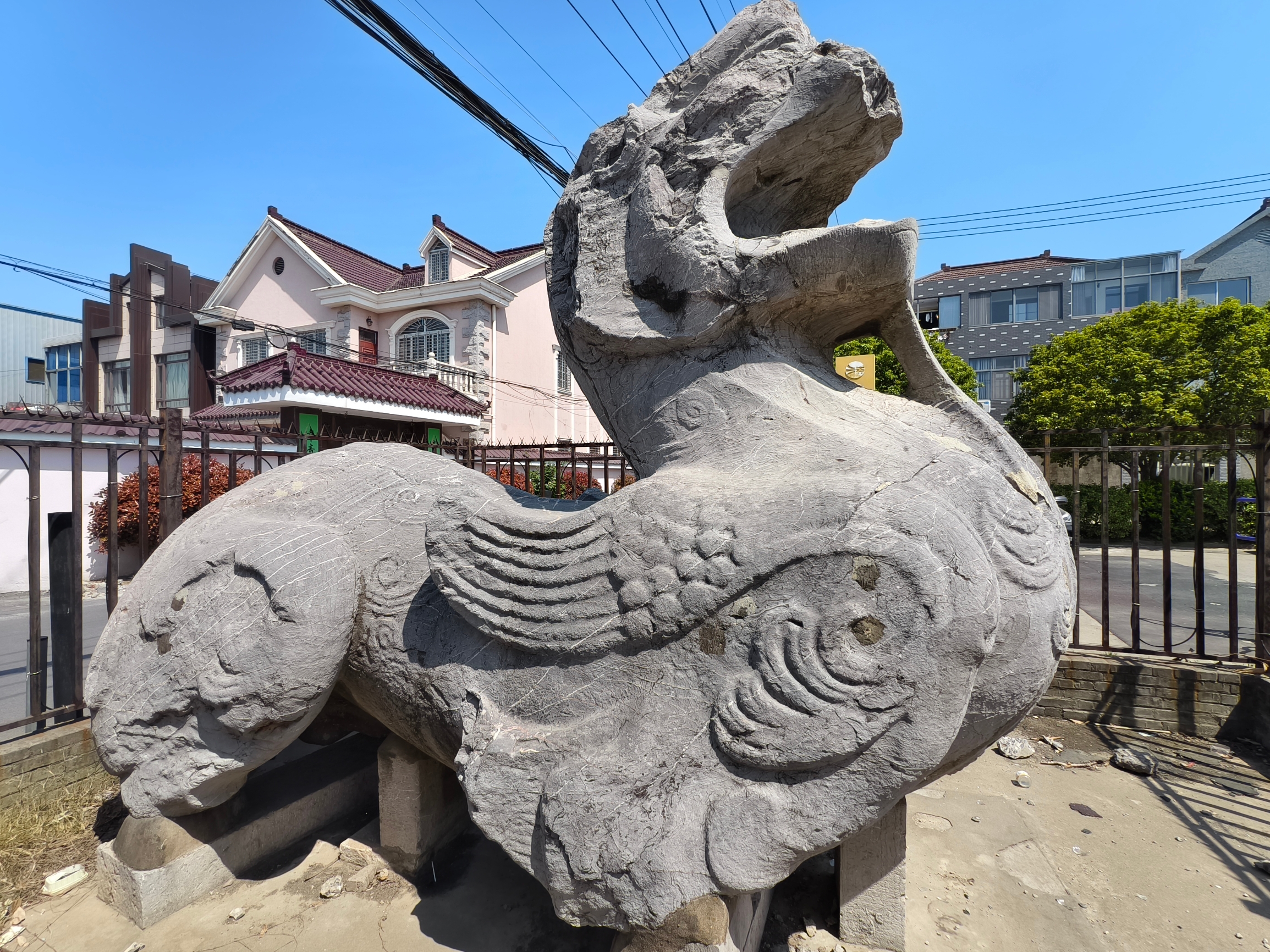 A scenic view of Zhenjiang Danyang Nanchao Lingmu Shike