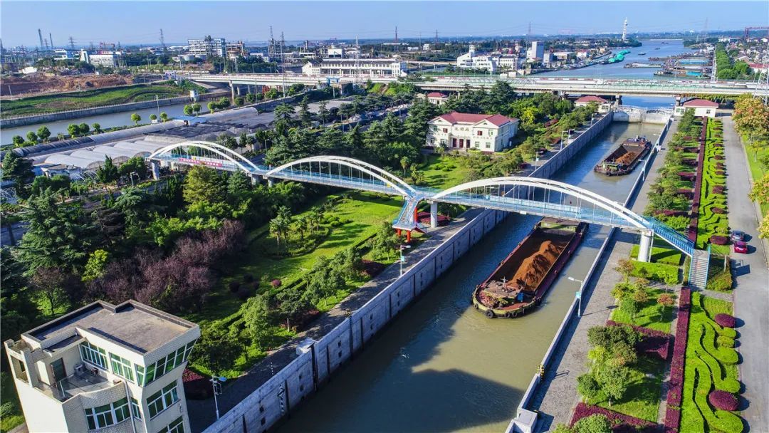 A scenic view of Zhenjiang Dayunhe Subitems
