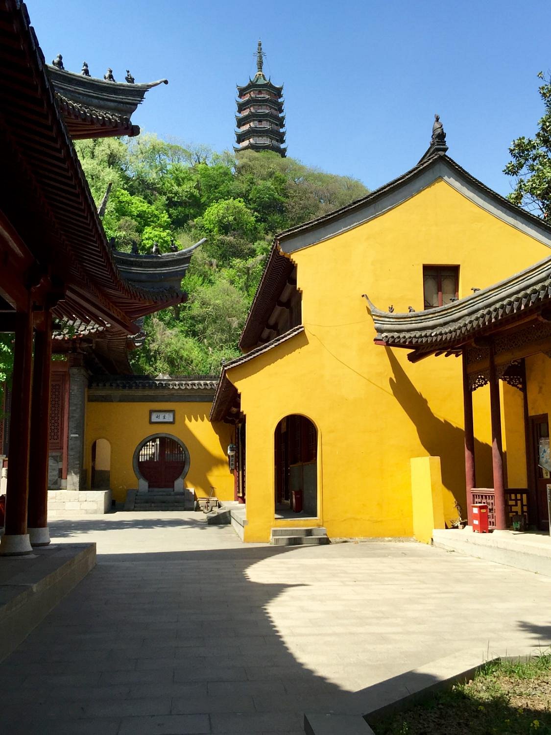 A scenic view of Zhenjiang Jiaoshan Beilin