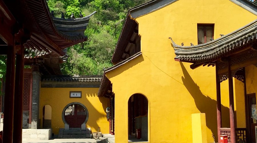 A scenic view of Zhenjiang Jiaoshan Beilin
